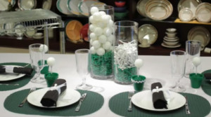 how to decorate a party table with a golf theme, golf balls and golf tees