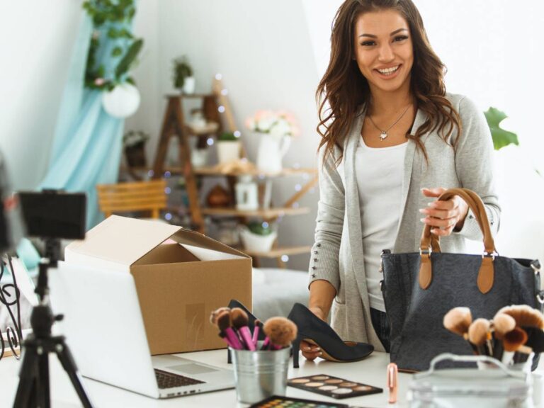 how to start a blog and make money with affilate products, ads and influencer marketing
